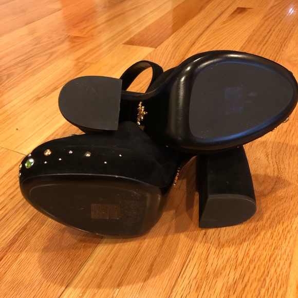 Prada - Picture 5 of 6